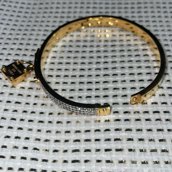 🎀NEW Michael Kors Locket Bracelet - Picture 5 of 7